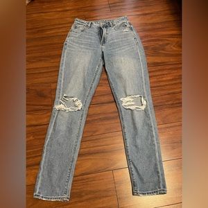 American Eagle Outfitters High-Rise Mom Jean